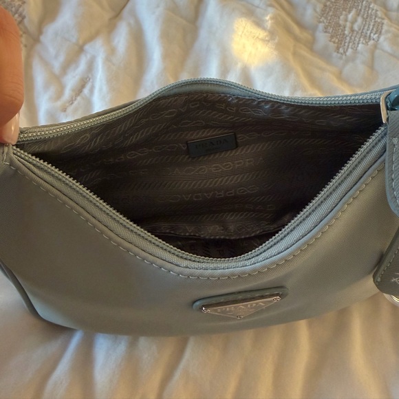 On hold - Baby blue nylon shoulder bag - Picture 5 of 7